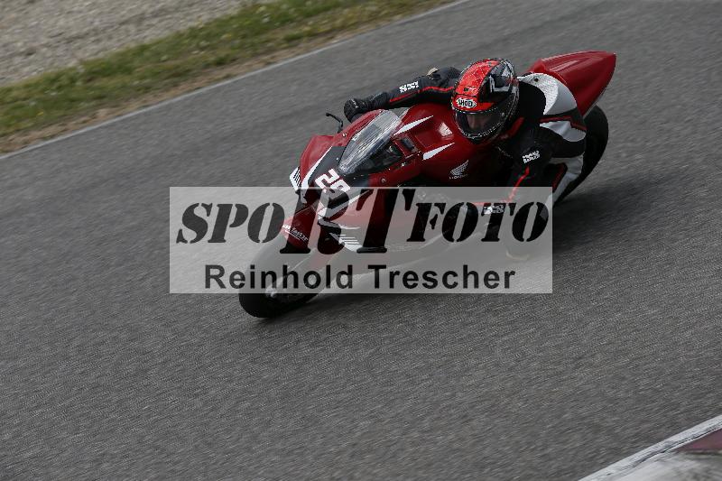 /09 19.04.2026  Caremotion get faster ADR/Gruppe gelb/29